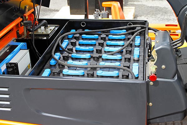 how to do forklift battery maintenance
