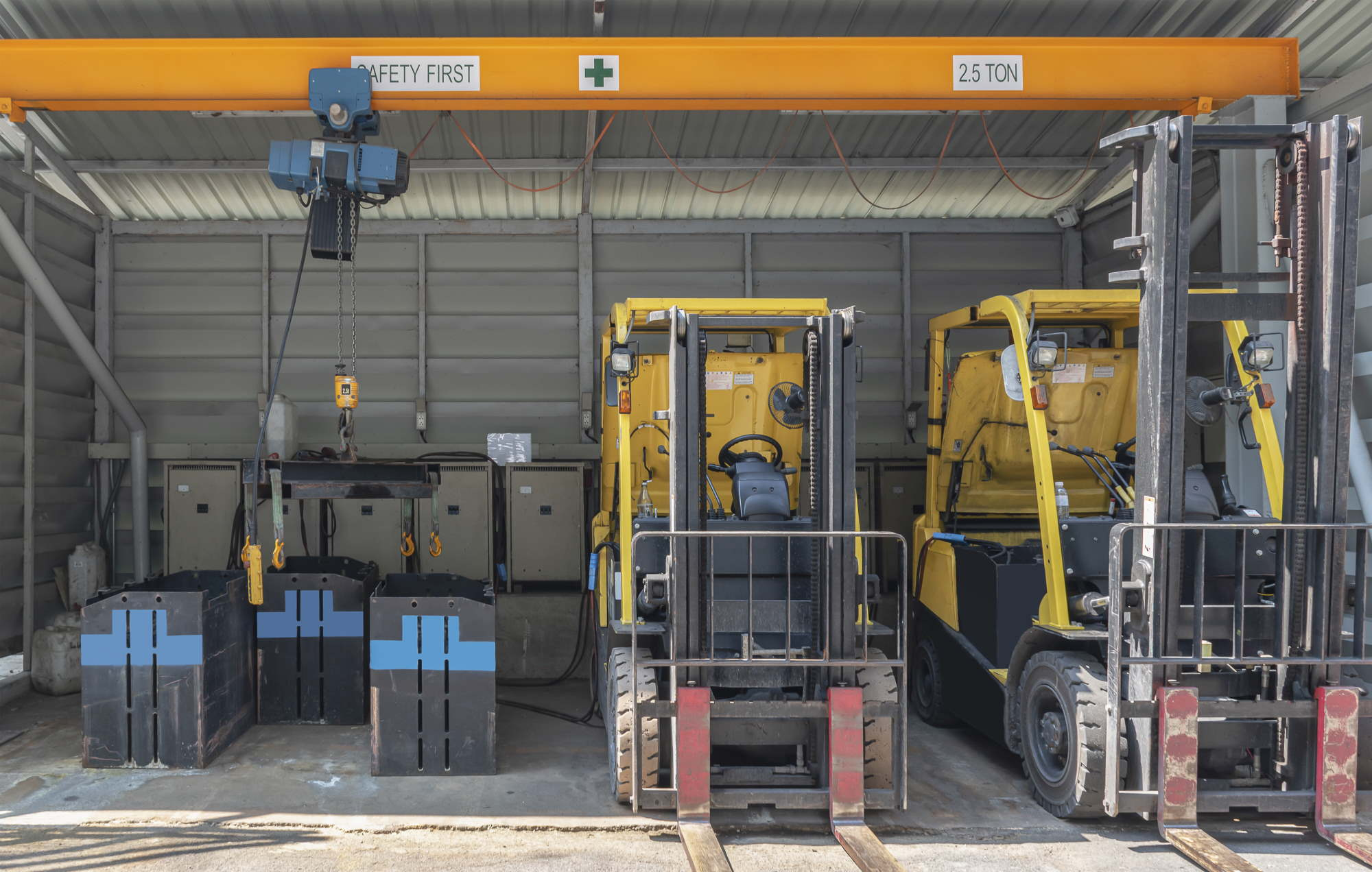 Warehouse Efficiency: Lead-Acid Batteries Powering Forklifts