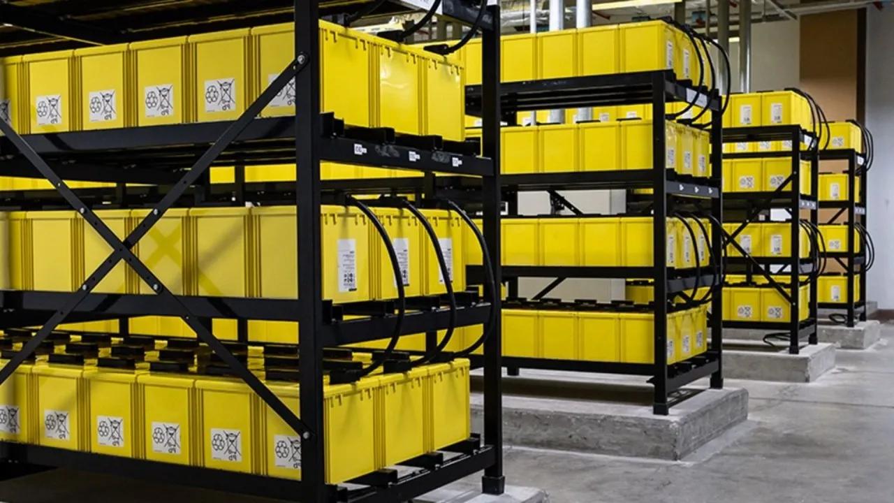 VRLA Lead-Acid Batteries in Telecom and Data Centers: Ensuring Reliable Power Backup